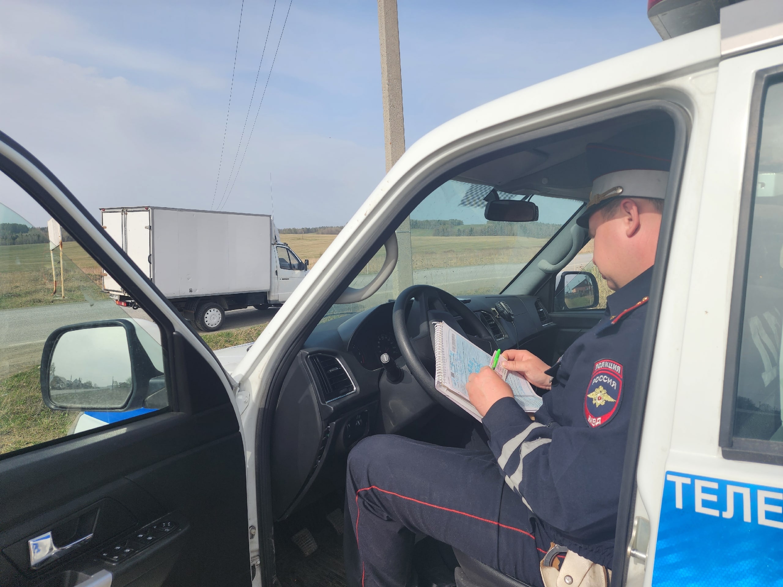 В минувшие выходные автомобиль перевернулся на крышу в Нижнем Тагиле