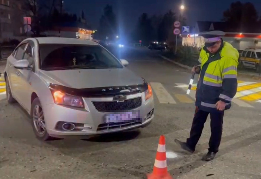 В Нижней Туре водитель сбил 12-летнюю девочку на пешеходном переходе | В Свердловской области устанавливают обстоятельства ДТП с пострадавшим ребёнком