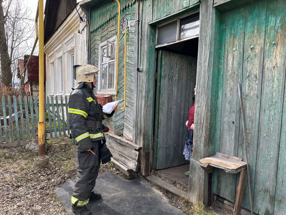 Пожарные завершили патрулирование водных объектов и профилактический рейд по безопасности | Пожарные Нижнего Тагила провели профилактические рейды