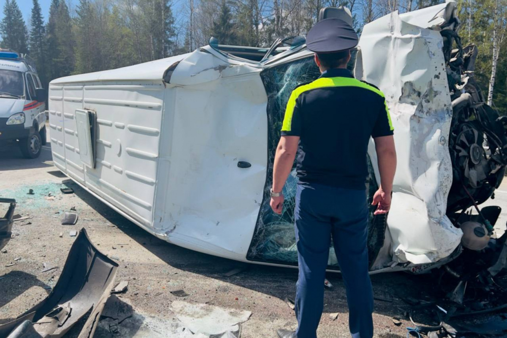 Стали известны подробности смертельного ДТП, произошедшего под Нижним Тагилом | Сотрудники ГИБДД рассказали подробности страшного ДТП на Урале