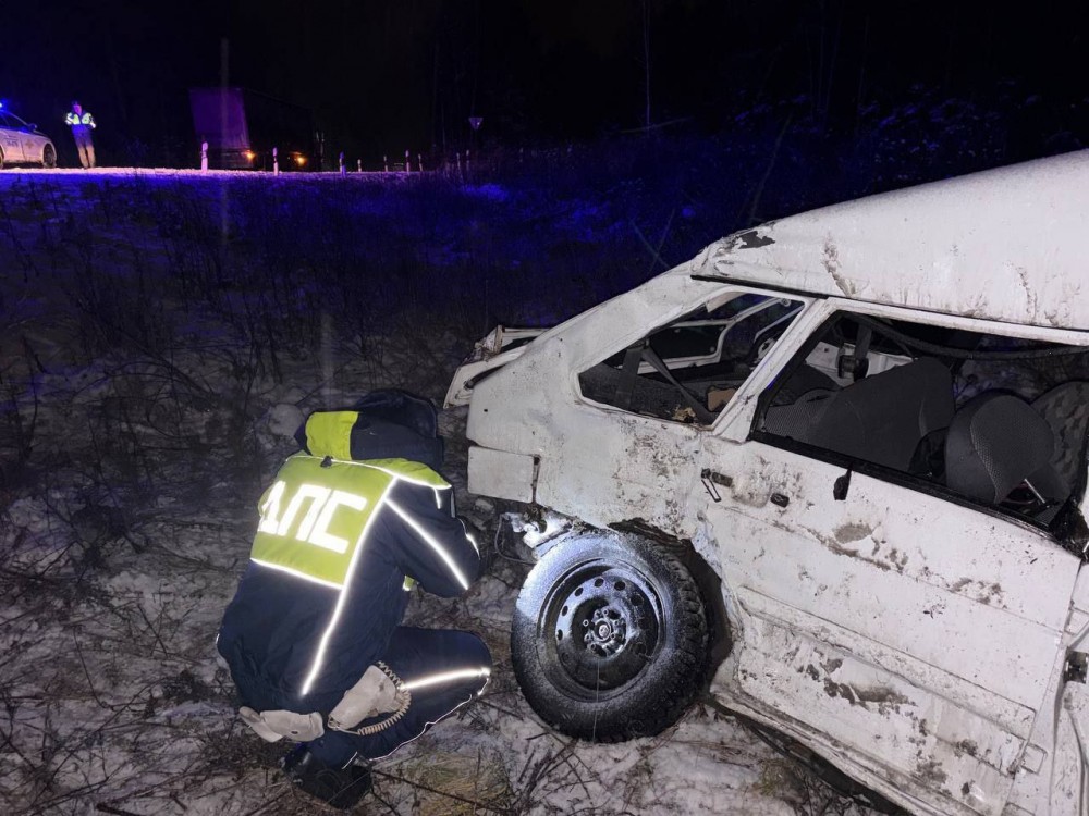 Лобовое столкновение с фурой: пассажир погиб в смертельном ДТП на Серовском тракте под Нижним Тагилом | На трассе под Тагилом произошло смертельное ДТП