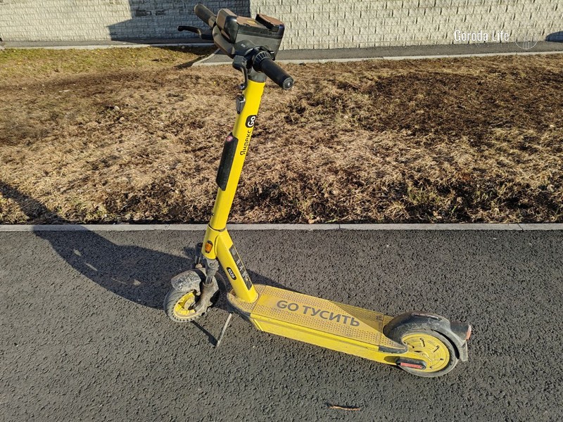 «Квишинг» на колесах: мошенники стали красть данные через QR-коды самокатов и велосипедов | В России аферисты стали обманывать самокатчиков с помощью фейковых QR-кодов