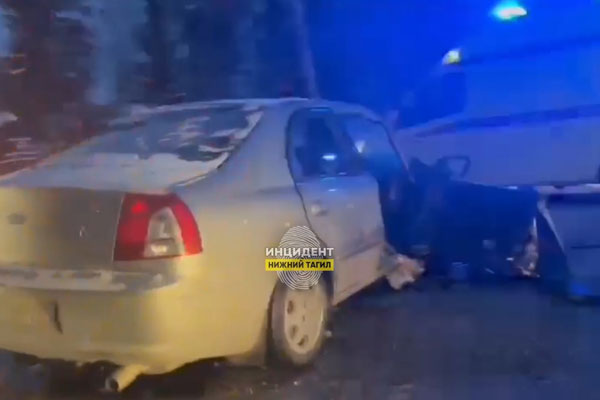 МЧС подтвердило: в ДТП под Нижним Тагилом пострадали люди