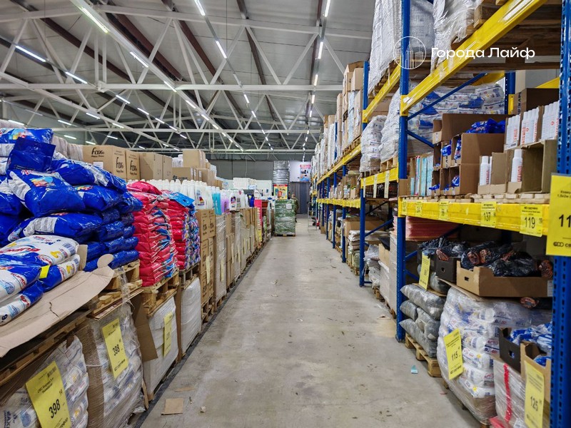 Во всех магазинах «Светофор» в Свердловской области выявили грубые нарушения | На Урале Роспотребнадзор снял с реализации 2,4 тонны небезопасных продуктов