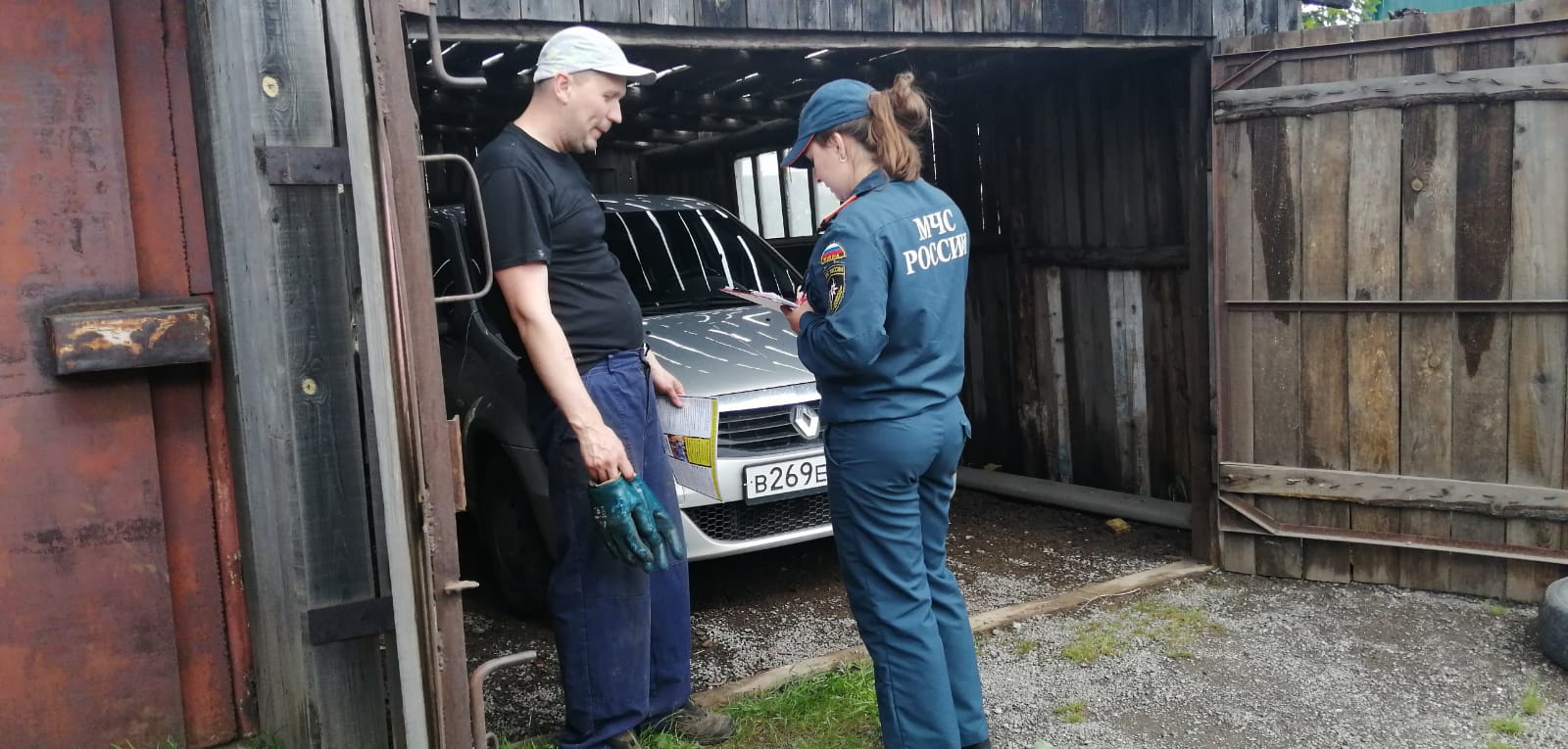 Сотрудники государственного пожарного надзора провели профилактические беседы с жителями Нижнего Тагила