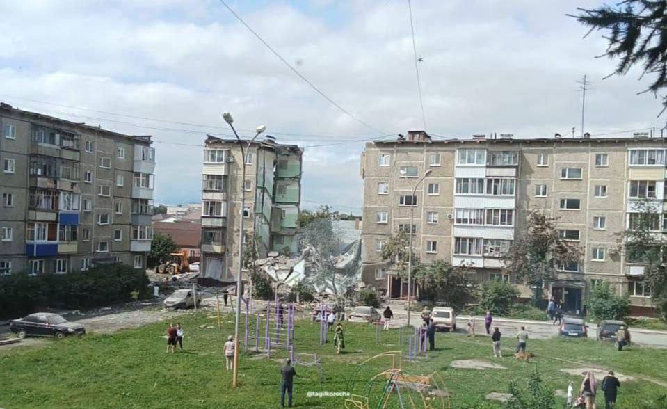 Мощный взрыв произошел в пятиэтажке в Нижнем Тагиле | На Урале в жилом доме произошел мощный взрыв