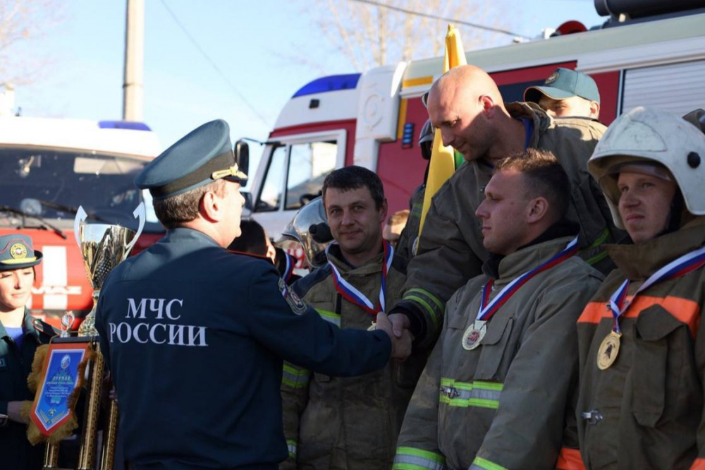 Пожарные из Нижнего Тагила заняли третье место в соревнованиях среди огнеборцев | На Урале прошло соревнование «Лучший караул Свердловской области – 2024»