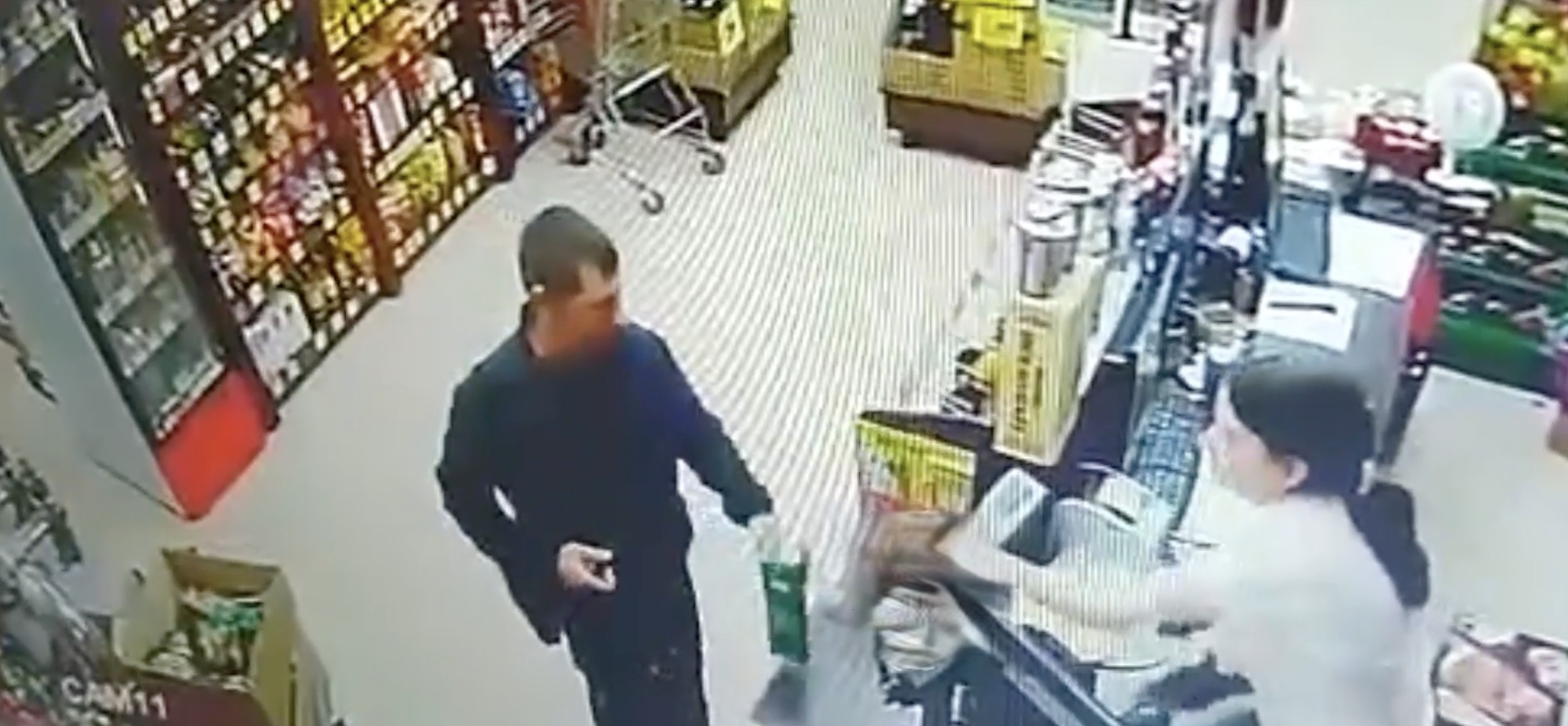 В Нижнем Тагиле разыскивается мужчина, подозреваемый в хищении денежных средств с чужой банковской карты