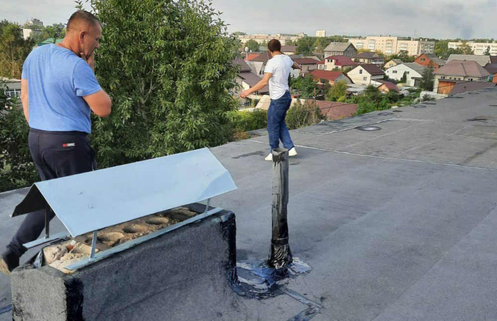 В Нижнем Тагиле завершают ремонт поврежденного дома на Сибирской | На Урале почти отремонтировали один из поврежденных во время взрыва домов