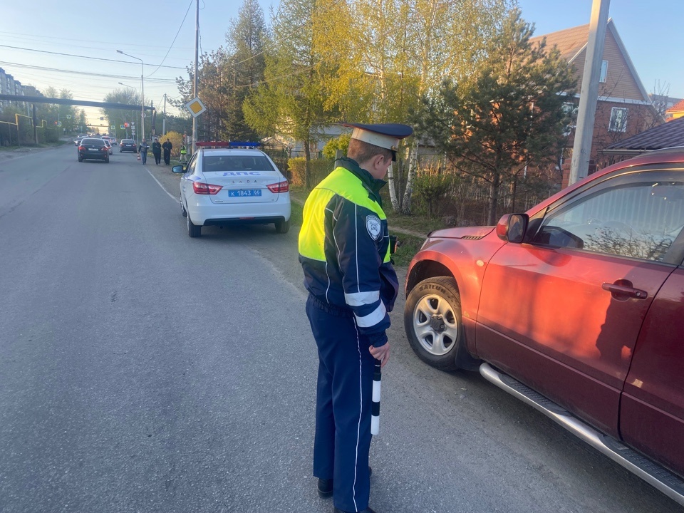 Сотрудники Госавтоинспекции Нижнего Тагила расследуют ДТП, в котором пострадал ребенок-пешеход