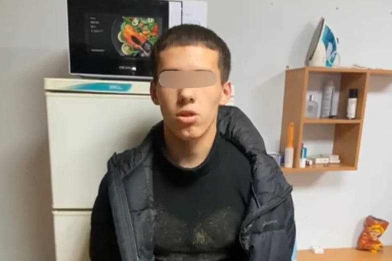 Думал, что помогает: на Урале студент по указанию мошенников забрал у проводницы поезда 132 тысячи рублей | На Урале студент по указанию мошенников забрал у проводницы поезда 132 тысячи рублей