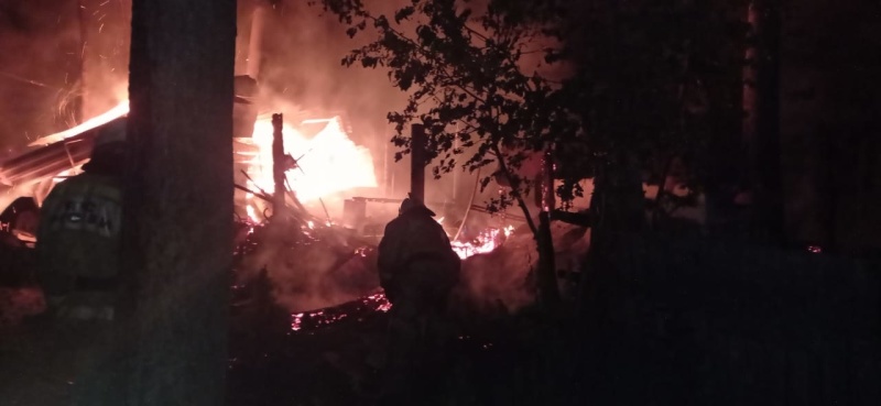 В Нижнем Тагиле ночью сгорела частная баня