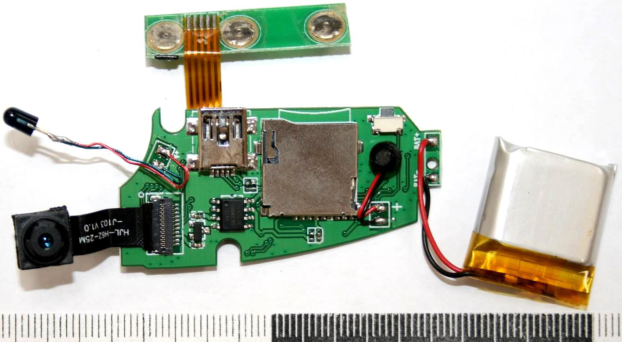 Уральские таможенники обнаружили в почтовом отправлении из Китая шпионское оборудование | На Урале таможенники нашли в посылке шпионское оборудование