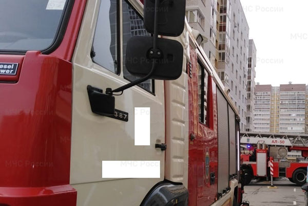 Накануне вечером в Нижнем Тагиле в девятиэтажке загорелся мусор