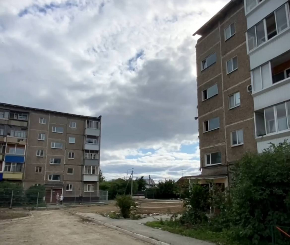 В Нижнем Тагиле за счет бюджета восстановят дом на Сибирской, расположенный рядом с поврежденным | На Урале глава Нижнего Тагила встречается с жителями поврежденных домов В Нижнем Тагиле за счет бюджета восстановят дом на Сибирской, расположенный рядом с поврежденным | На Урале глава Нижнего Тагила встречается с жителями поврежденных домов