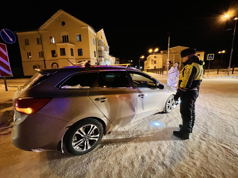 В Нижнем Тагиле 18-летняя девушка сбила пешехода: женщину госпитализировали в больницу | На Урале по вине начинающего водителя был травмирован пешеход