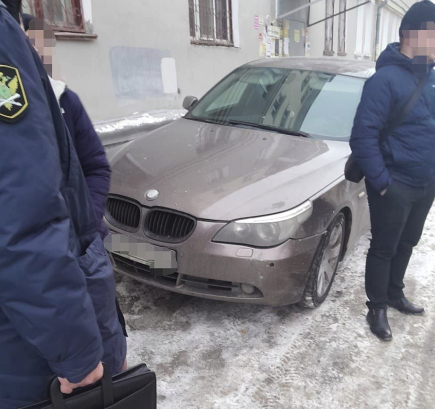 Екатеринбуржец оплатил 64 штрафа за нарушение ПДД, чтобы не лишиться своего автомобиля