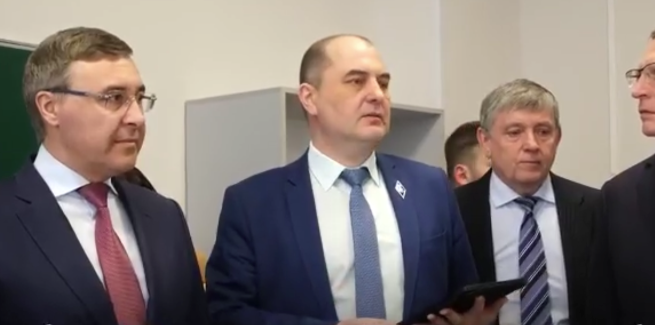Глава Минобрнауки Фальков обсудил кадровый вопрос на «Уралвагонзаводе» в Нижнем Тагиле по поручению Путина | Глава Министерства науки и просвещения прибыл в Нижний Тагил по поручению президента РФ