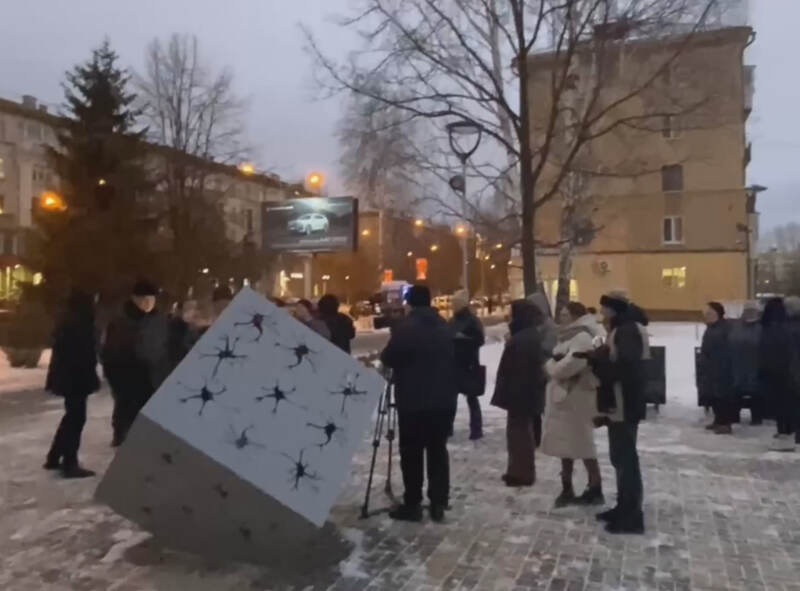 В Нижнем Тагиле завершилось благоустройство зоны отдыха на проспекте Строителей | Завершилась реставрация сквера на проспекте Строителей в Нижнем Тагиле