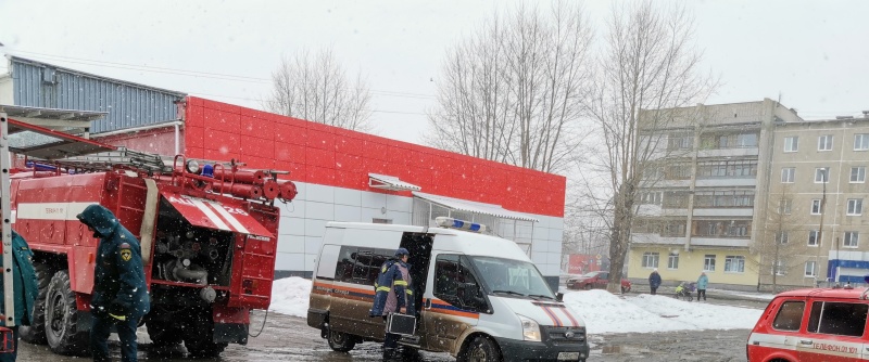 Виноват снова курильщик? В Нижнем Тагиле в девятиэтажке горел мусор в мусоросборнике