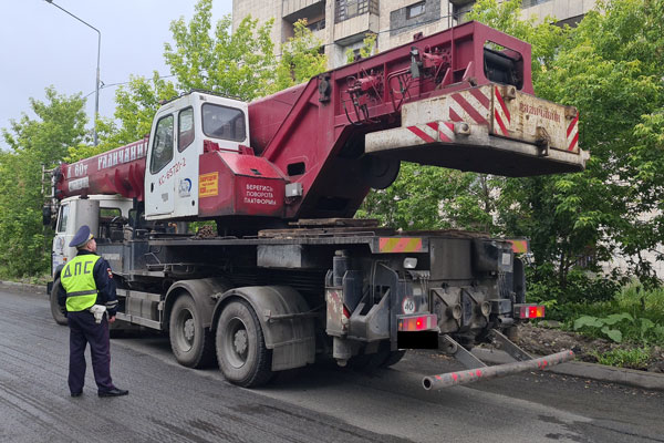 В Нижнем Тагиле сотрудники ГИБДД устанавливают обстоятельства наезда на пешехода