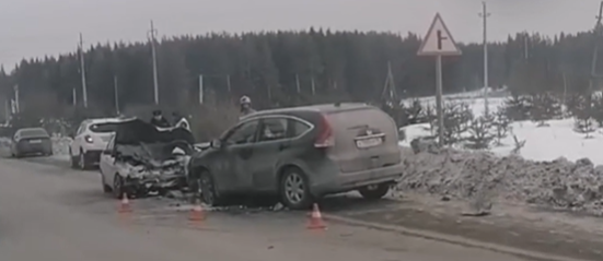 В Нижнем Тагиле произошла автомобильная авария с тремя пострадавшими