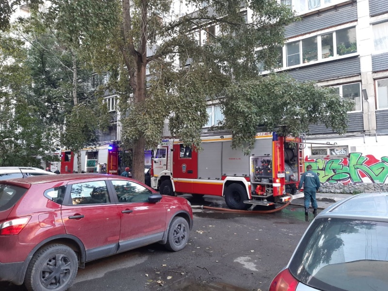 В Нижнем Тагиле в десятиэтажке горел мусор на лестничной площадке