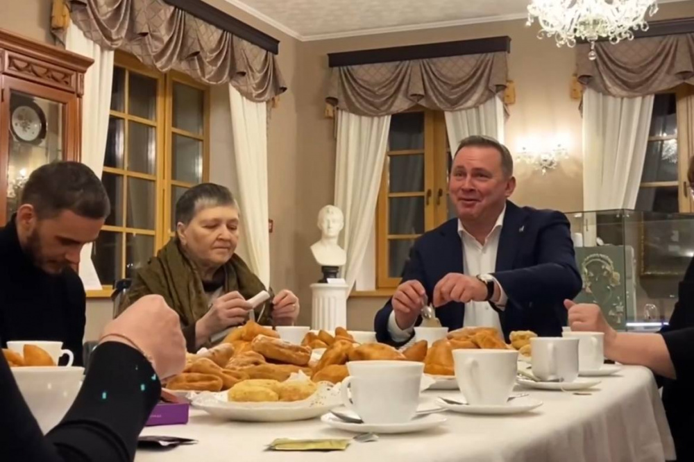 Глава Нижнего Тагила встретился со своими самыми активными подписчиками  | Мэр Нижнего Тагила провел встречу с подписчиками