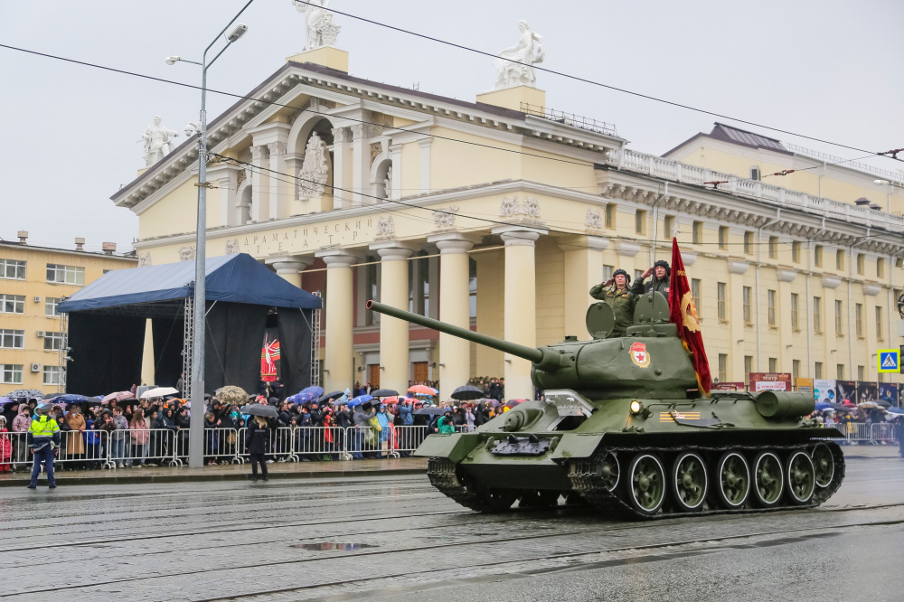 «Уралвагонзавод» подготовил технику для парадов Победы в Нижнем Тагиле и Москве | Уральский завод подготовил танки для парадов Победы в Москве и других городах «Уралвагонзавод» подготовил технику для парадов Победы в Нижнем Тагиле и Москве | Уральский завод подготовил танки для парадов Победы в Москве и других городах