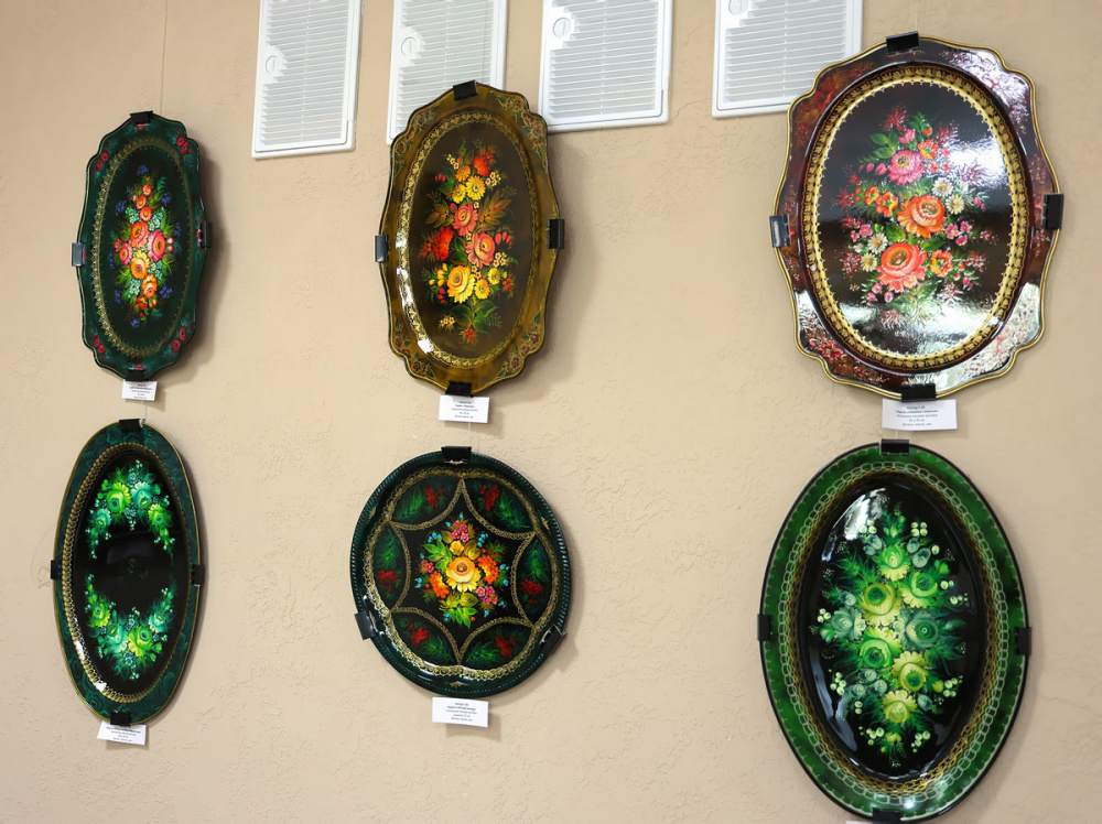 В Нижнем Тагиле открыли выставку в память о тагильской мастерице лаковой живописи | На Урале проходит выставка в память о тагильской мастерице Светлане Контур В Нижнем Тагиле открыли выставку в память о тагильской мастерице лаковой живописи | На Урале проходит выставка в память о тагильской мастерице Светлане Контур