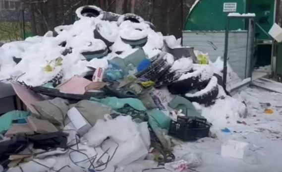 Мусорная свалка возле детского сада: жители бьют тревогу из-за угрозы для детей Мусорная свалка возле детского сада: жители бьют тревогу из-за угрозы для детей