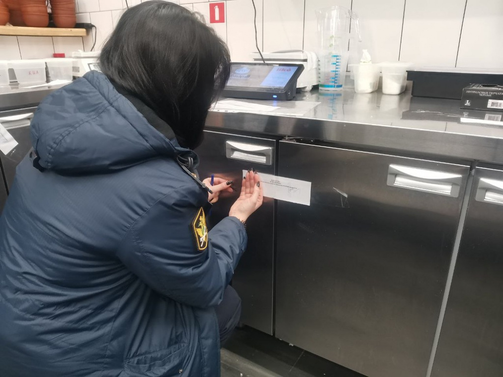 В Свердловской области хинкальная нарушала нормы СанПиН | На Урале приостановили деятельность опасной хинкальной