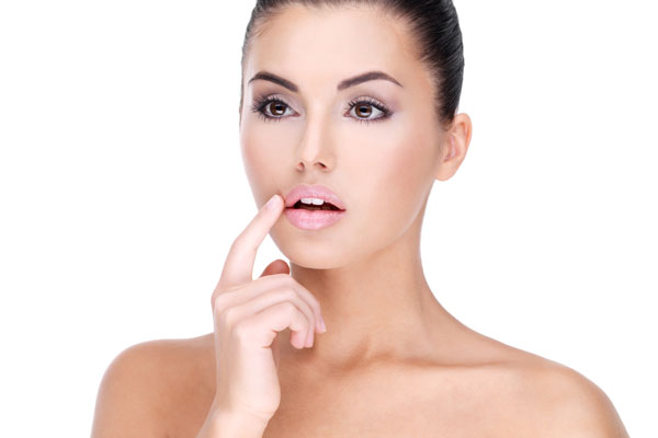 Терапевт Терентьева назвала причины возникновения трещин в уголках губ | Врач Терентьева: трещинки на губах могут быть признаком заболевания Терапевт Терентьева назвала причины возникновения трещин в уголках губ | Врач Терентьева: трещинки на губах могут быть признаком заболевания