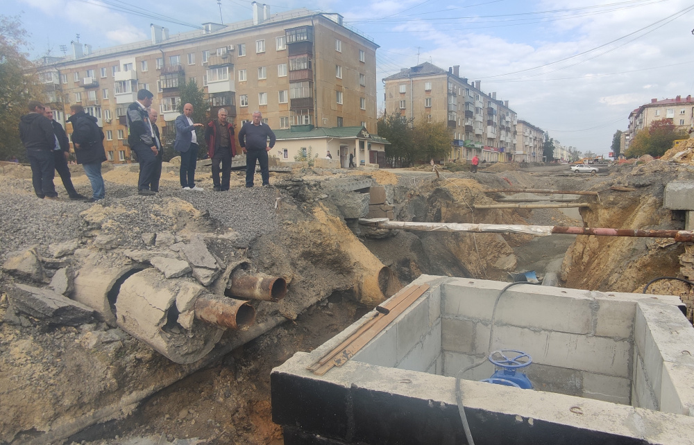В Нижнем Тагиле на улице Октябрьской революции упор сделан на замену сетей теплоснабжения | На Урале продолжается подготовка к отопительному сезону