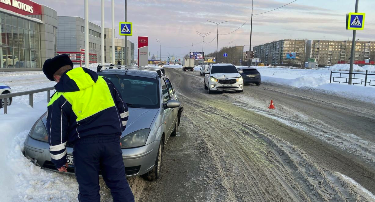 ДТП в Нижнем Тагиле: Водитель, отвлекшись на телефон, наехал на пешехода