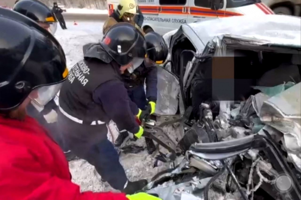 Новые подробности страшного ДТП на автодороге «Екатеринбург-Нижний Тагил-Серов»: прокуратура взяла на контроль проведение проверки | На Урале прокуратура взяла на контроль проведение проверки по факту смертельного ДТП  