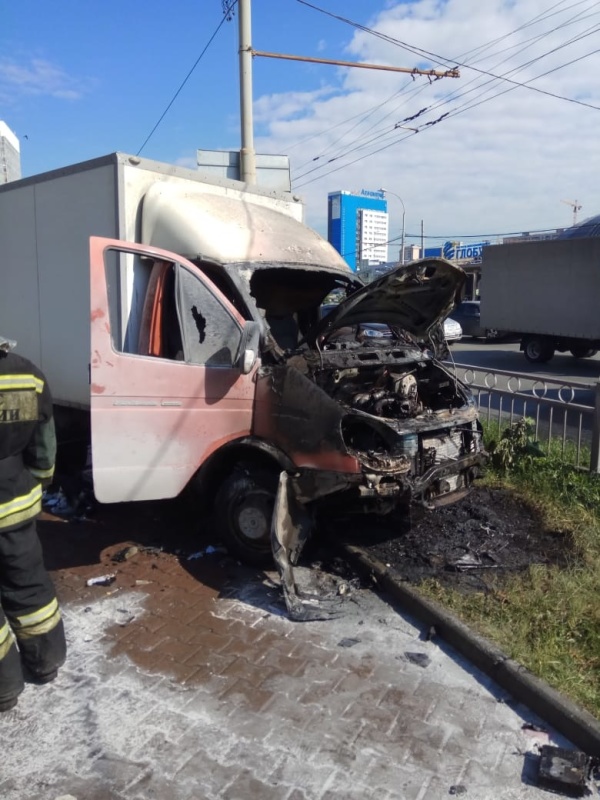 Накануне вечером в Тагиле сгорел автомобиль ГАЗ