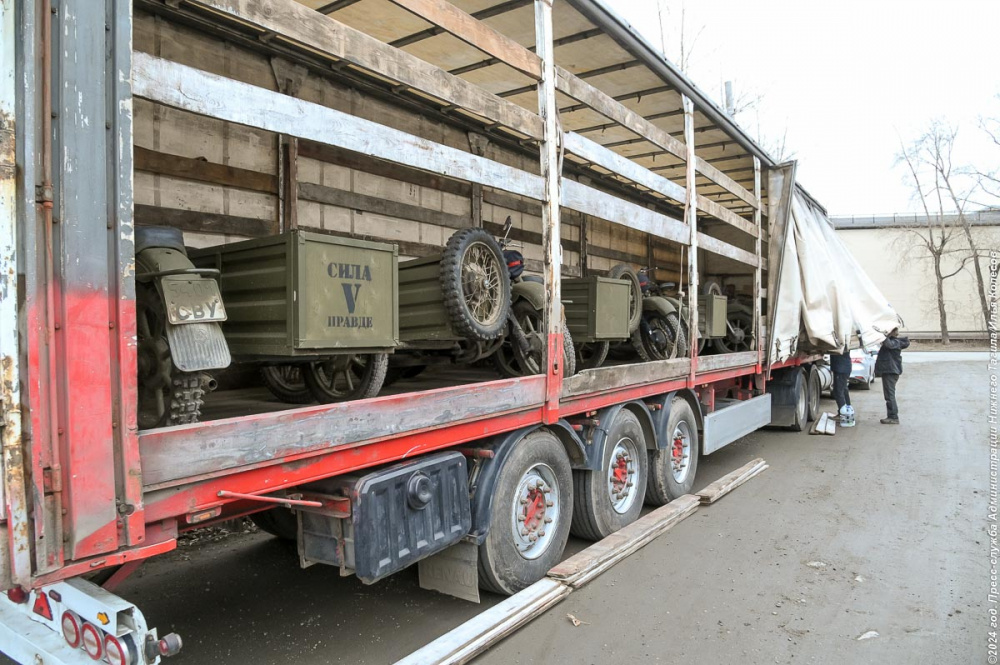 Автопоезд с техникой и посылками отправился из Нижнего Тагила в зону СВО | На Урале собрали новую партию груза для бойцов на передовой