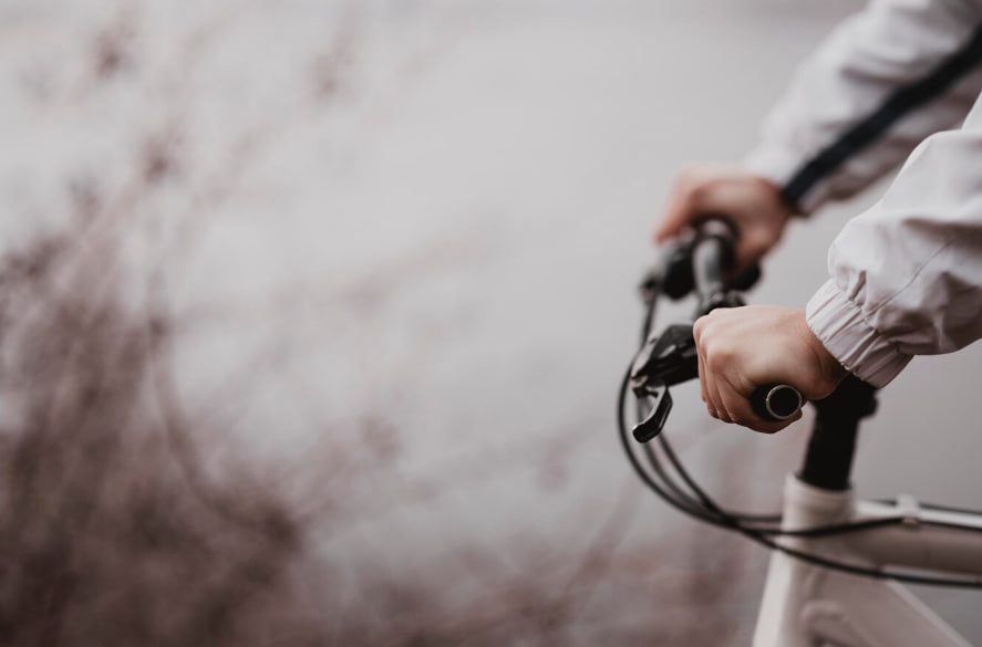 «Артемки нет больше»: тренер погибшего велосипедиста рассказал, как произошло ДТП | Тренер погибшего в ДТП подростка-велосипедиста вспомнил подробности страшного дня