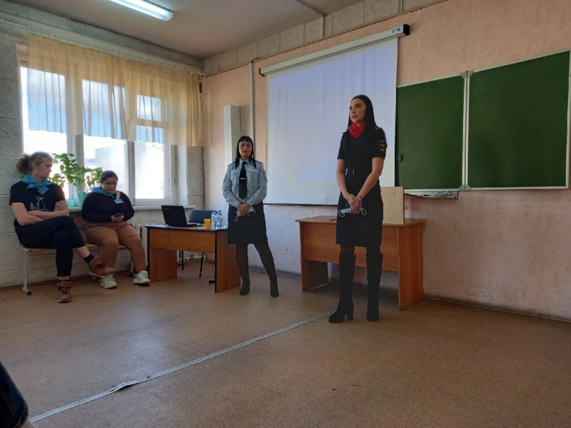 Сотрудники полиции Нижнего Тагила приняли участие в мероприятии «Я в профессии» Сотрудники полиции Нижнего Тагила приняли участие в мероприятии «Я в профессии»