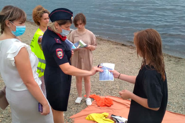 В Нижнем Тагиле сотрудники полиции продолжают рейды в целях профилактики несчастных случаев на водоемах