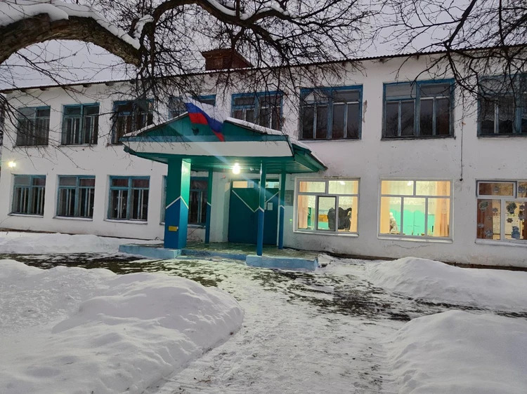 Дети остались без образования: в свердловском селе закрыли школу из-за увольнения повара | В уральском селе закрыли единственную школу 