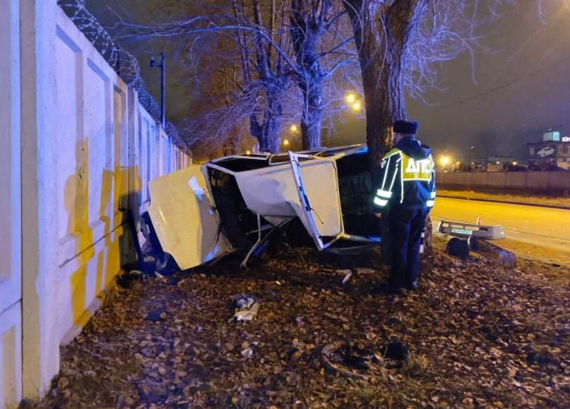 Смертельное ДТП в Нижнем Тагиле: водитель погиб при столкновении на Юности | В Нижнем Тагиле произошло смертельное ДТП