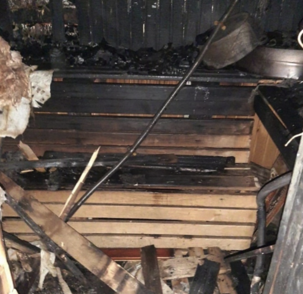 В Нижнем Тагиле вспыхнул пожар в бане на базе отдыха «Демидовская усадьба»