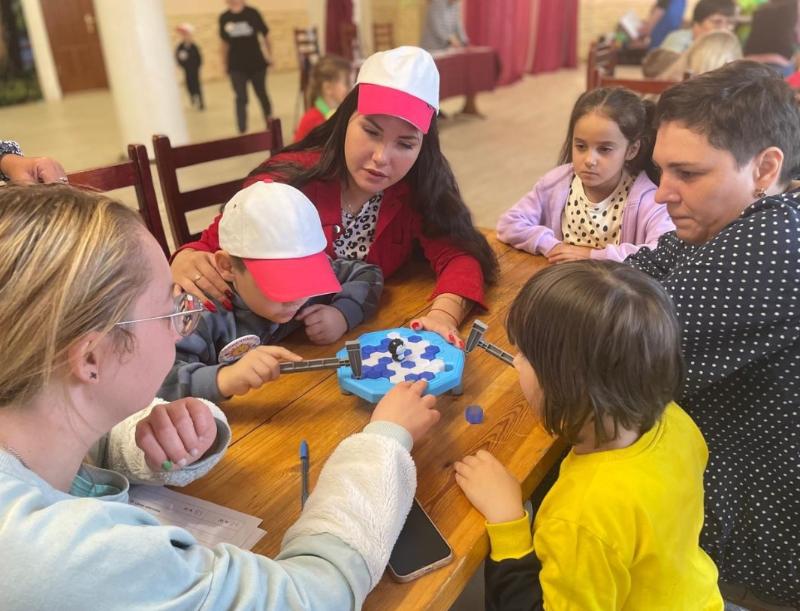 В Нижнем Тагиле состоялся турнир по настольным играм для всей семьи | В Свердловской области прошел турнир по семейным настолкам