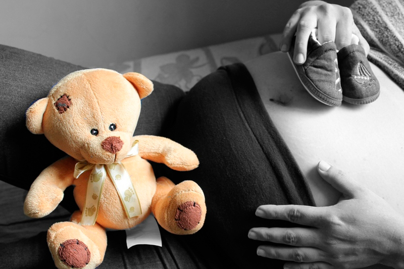 В Свердловской области у 14-летней девочки случился выкидыш  | На Урале у семиклассницы случился выкидыш