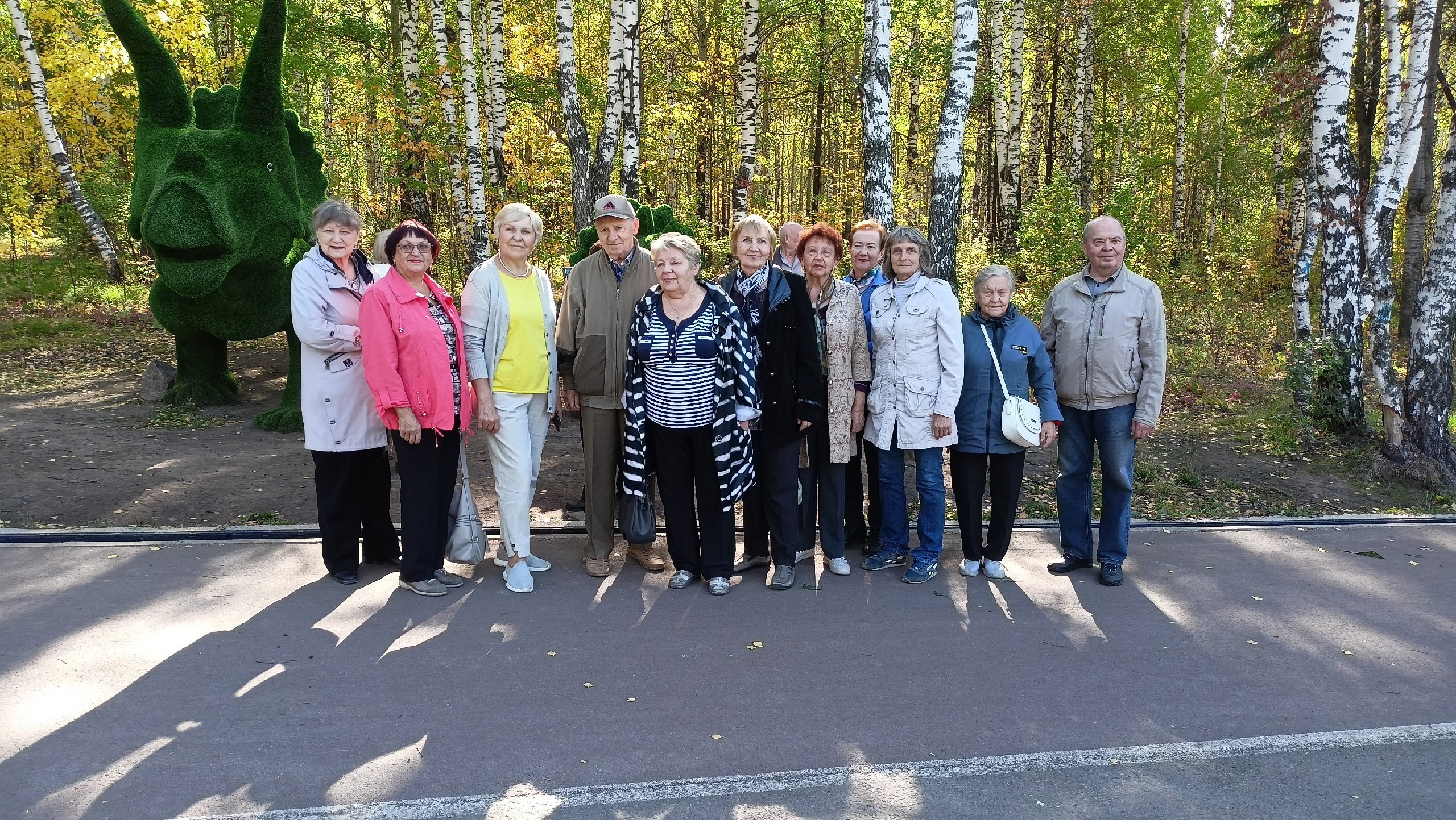 Ветераны муниципальной службы отправились на экскурсию по Дзержинскому району
