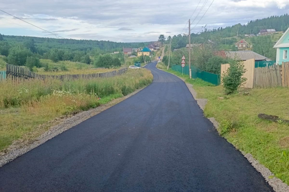 Добились ремонта дороги через суд: под Нижним Тагилом гравийный проезд превратили в современную дорогу | Под Нижним Тагилом отремонтировали дорогу