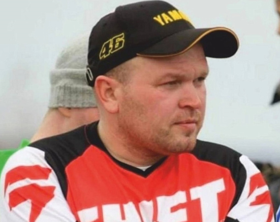 Мотогонщик из Свердловской области скончался после тренировки, тренируя своего сына