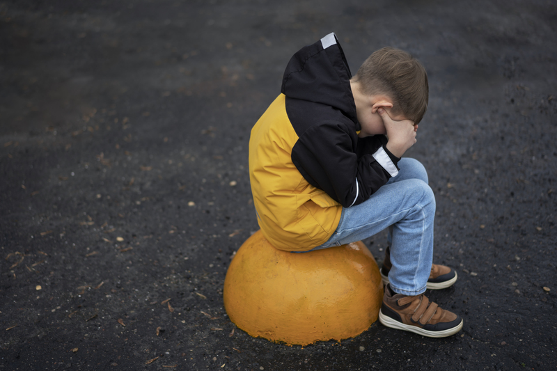 В Свердловской области педофил заманил в квартиру 12-летнего мальчика | На Урале два педофила заманили к себе домой ребенка